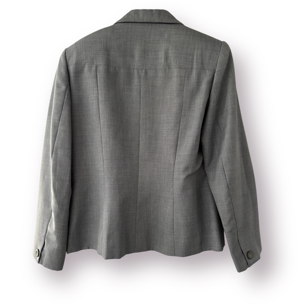 Custom-tailored Women's Suit Jacket - Picture 3 of 6